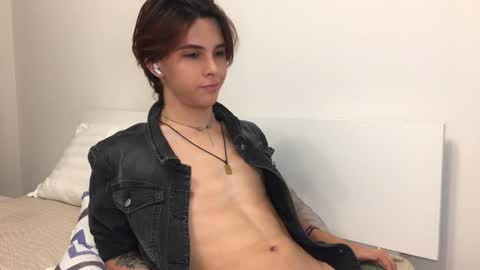 Snapshot of k0sta_32 chatting on 12-07-24, 01:03 k0sta online show from 12-07-24, 01:03