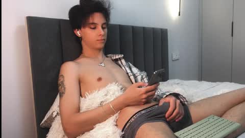 Snapshot of k0sta_32 chatting on 02-10-25, 05:30 k0sta online show from 02-10-25, 05:30