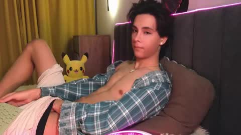 Snapshot of k0sta_32 chatting on 03-08-25, 09:29 k0sta online show from 03-08-25, 09:29