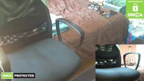 Snapshot of k1ze chatting on 04-28-26, 01:05 Tonio online show from 04-28-26, 01:05