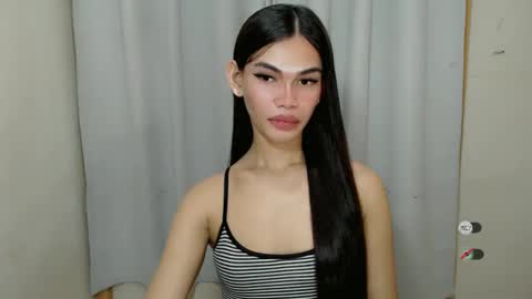 Snapshot of kaamy_dake chatting on 01-17-25, 05:19 KAAMY online show from 01-17-25, 05:19