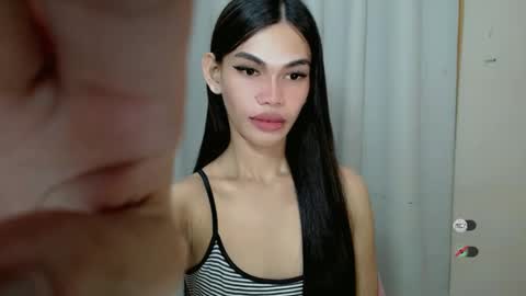 Snapshot of kaamy_dake chatting on 01-17-25, 08:22 KAAMY online show from 01-17-25, 08:22