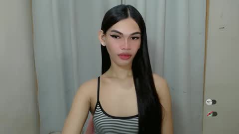 Snapshot of kaamy_dake chatting on 01-18-25, 01:18 KAAMY online show from 01-18-25, 01:18