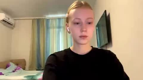 Snapshot of kacicasal chatting on 07-18-26, 12:31 Mia 1st day here online show from 07-18-26, 12:31