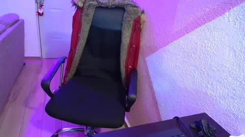 kael_art_d online show from 12-16-24, 07:04