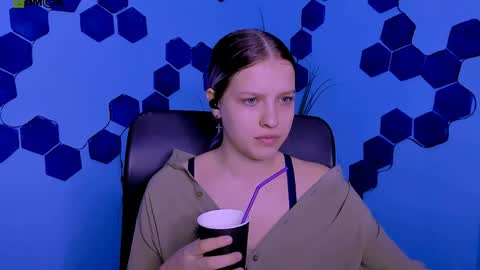 kaela_spell_ online show from 03-26-26, 09:48