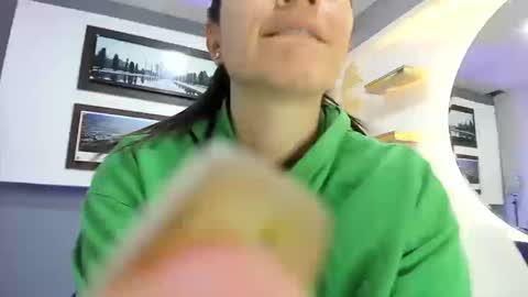 Snapshot of kagomme_h chatting on 03-21-26, 04:39 Antonella online show from 03-21-26, 04:39