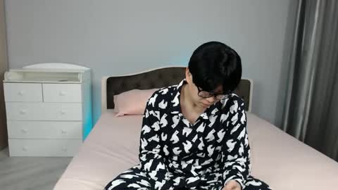 Kai Chicken online show from 12-04-25, 01:15