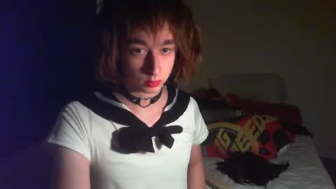 kaifemboy7836356 online show from 11-02-25, 12:35