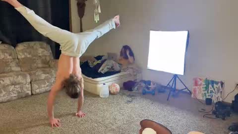 Snapshot of kaiku77 chatting on 02-20-26, 11:27 Kaiku77 online show from 02-20-26, 11:27