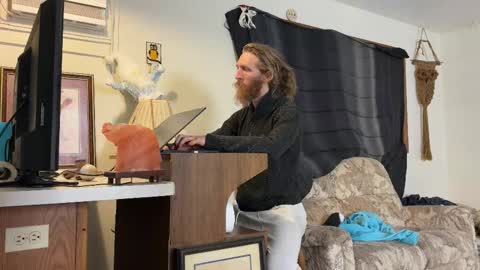 Snapshot of kaiku77 chatting on 02-25-26, 08:40 Kaiku77 online show from 02-25-26, 08:40