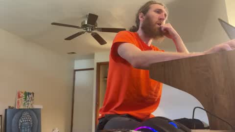 Snapshot of kaiku77 chatting on 03-10-26, 06:02 Kaiku77 online show from 03-10-26, 06:02