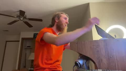 Snapshot of kaiku77 chatting on 03-18-26, 02:58 Kaiku77 online show from 03-18-26, 02:58