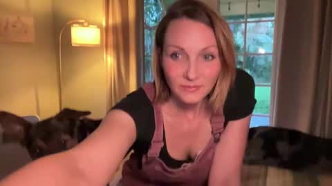 Snapshot of kaileeshy chatting on 01-22-25, 03:52 Kailee Smile online show from 01-22-25, 03:52