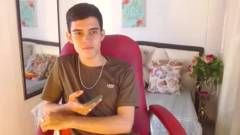 Snapshot of kain_noir_ chatting on 10-19-25, 09:04 K A I N online show from 10-19-25, 09:04