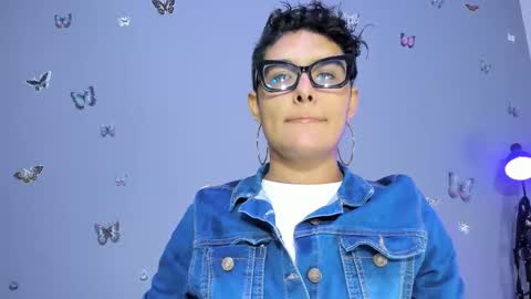 kaira_mosse_ online show from 10-17-25, 11:13