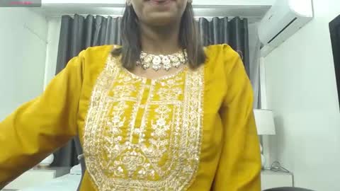 Kaira online show from 04-25-26, 12:30