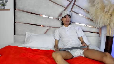 Snapshot of kairosxxx chatting on 10-15-25, 02:39 kairosxxx online show from 10-15-25, 02:39