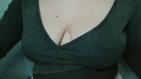 Snapshot of kaitlin_kk chatting on 05-25-26, 01:06 Kaitlin online show from 05-25-26, 01:06