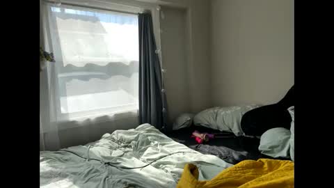 Kaitlance online show from 09-22-25, 05:48