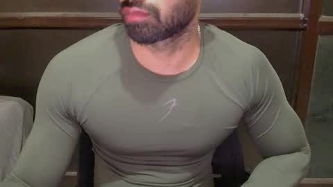 Vicky online show from 09-30-25, 05:18