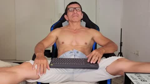 Snapshot of kale_19 chatting on 06-27-26, 02:05 Kale online show from 06-27-26, 02:05