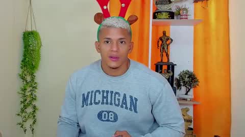 Snapshot of kale_tomson chatting on 12-11-24, 05:04 kale thomson online show from 12-11-24, 05:04