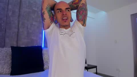 Snapshot of kaletattoos chatting on 02-02-25, 07:25 Kale online show from 02-02-25, 07:25