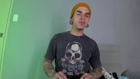 Snapshot of kaletattoos chatting on 02-13-25, 12:13 Kale online show from 02-13-25, 12:13
