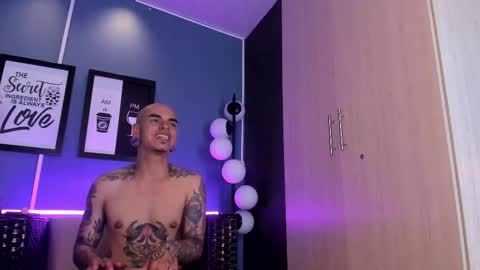 Snapshot of kaletattoos chatting on 02-22-25, 11:35 Kale online show from 02-22-25, 11:35