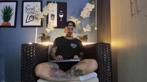 Snapshot of kaletattoos chatting on 09-10-25, 11:21 Kale online show from 09-10-25, 11:21