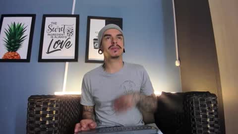 Snapshot of kaletattoos chatting on 09-18-25, 11:01 Kale online show from 09-18-25, 11:01