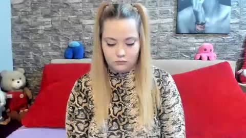 kalindahot online show from 11-19-25, 07:03