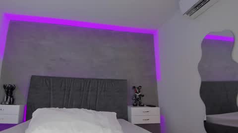 Snapshot of kaliopeh chatting on 12-17-24, 04:11 Carolina online show from 12-17-24, 04:11