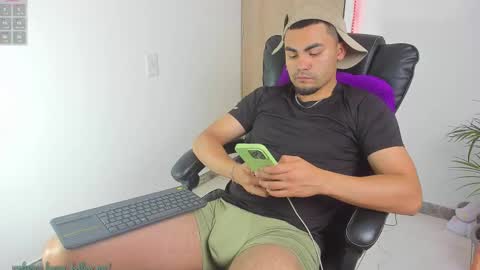 Snapshot of kalivan_voinesscu chatting on 02-25-26, 07:40 K A L I online show from 02-25-26, 07:40