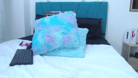 Kamilalopez online show from 02-12-25, 02:14