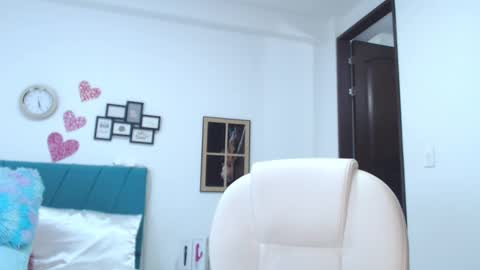 Kamilalopez online show from 02-18-25, 10:58