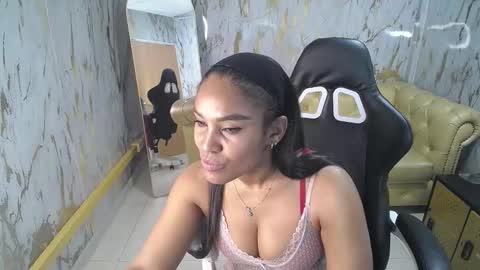 Snapshot of kamala_a chatting on 11-11-25, 03:06 Kamala. Live 2100 - 600 online show from 11-11-25, 03:06