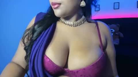 Snapshot of kamala_khan_tx chatting on 05-08-26, 08:47 Online 800 to 1400 online show from 05-08-26, 08:47