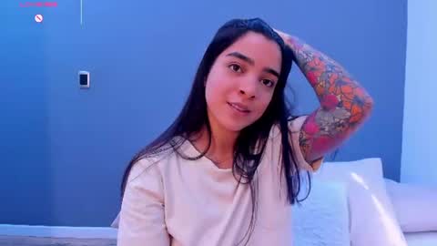 Kamila Betancourt online show from 06-12-26, 01:54