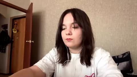 Snapshot of kamilahficorilli chatting on 07-18-26, 02:43 Kamilla online show from 07-18-26, 02:43