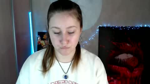 Snapshot of kamilla_love_ chatting on 05-01-26, 12:21 kamilla_love_ online show from 05-01-26, 12:21