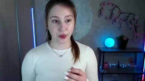 Snapshot of kamilla_love_ chatting on 05-05-26, 12:13 kamilla_love_ online show from 05-05-26, 12:13