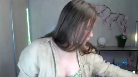 Snapshot of kamilla_love_ chatting on 05-21-26, 01:29 kamilla_love_ online show from 05-21-26, 01:29