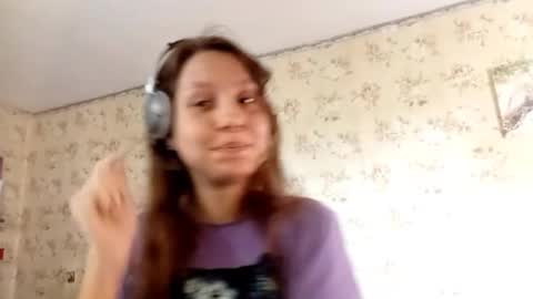 Snapshot of kamisalling chatting on 09-10-25, 08:14 Mari Simmons online show from 09-10-25, 08:14