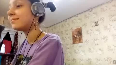 Snapshot of kamisalling chatting on 09-13-25, 07:19 Mari Simmons online show from 09-13-25, 07:19