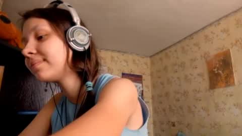 Snapshot of kamisalling chatting on 09-17-25, 08:05 Mari Simmons online show from 09-17-25, 08:05