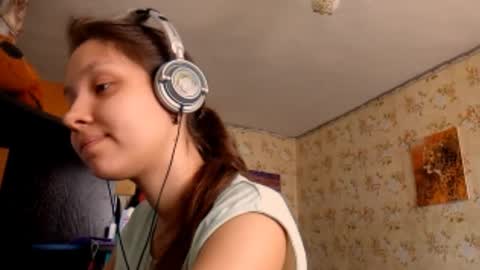 Snapshot of kamisalling chatting on 09-19-25, 07:21 Mari Simmons online show from 09-19-25, 07:21