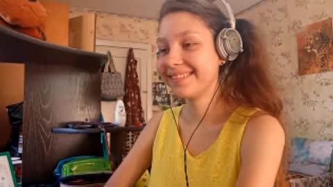 Snapshot of kamisalling chatting on 09-26-25, 07:12 Mari Simmons online show from 09-26-25, 07:12