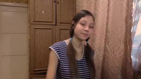 Snapshot of kamisalling chatting on 10-29-25, 03:09 Mari Simmons online show from 10-29-25, 03:09